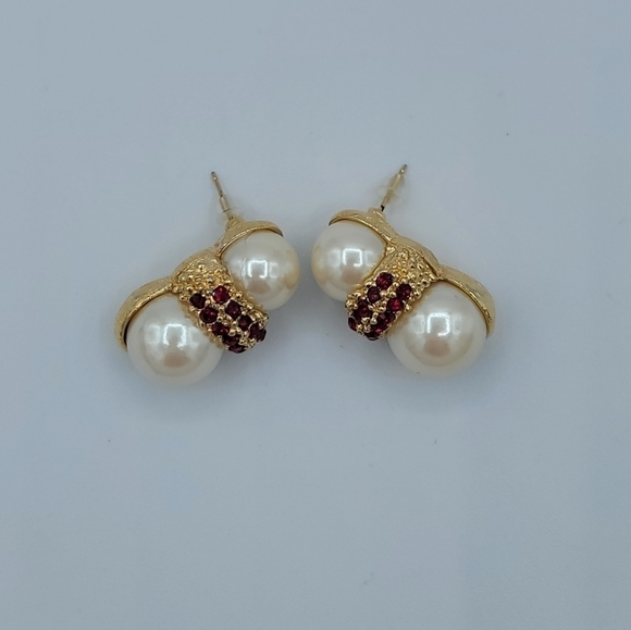 Vintage Richelieu Earrings Gold Tone Faux Pearl Red Crystal #874 - Picture 4 of 14